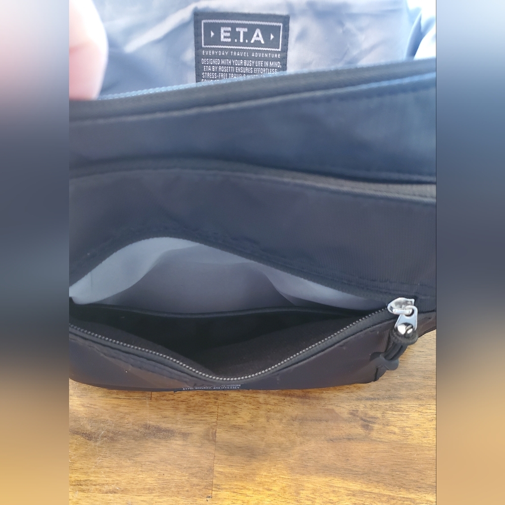 ETA Black Travel Bag - Crossbody - Unisex - Picture 11 of 15